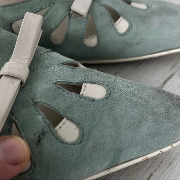 Gianni Bini Adrianne seafoam white pointed toe suede heels size 8 - Picture 9 of 14